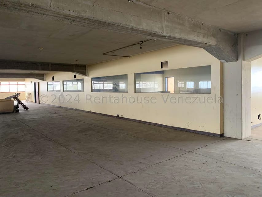 Comercial (Edificio) en Venta en El Marques, Miranda - 51