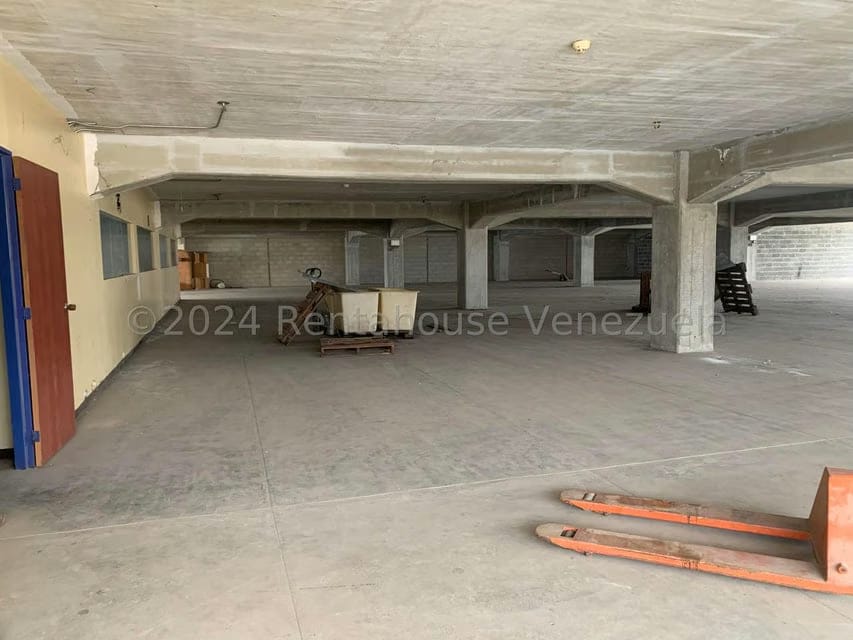 Comercial (Edificio) en Venta en El Marques, Miranda - 57
