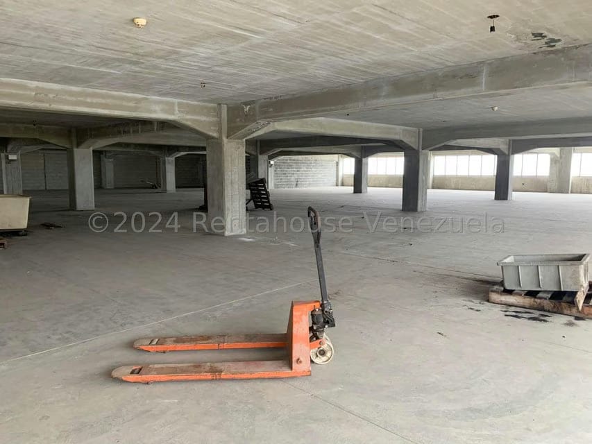 Comercial (Edificio) en Venta en El Marques, Miranda - 58