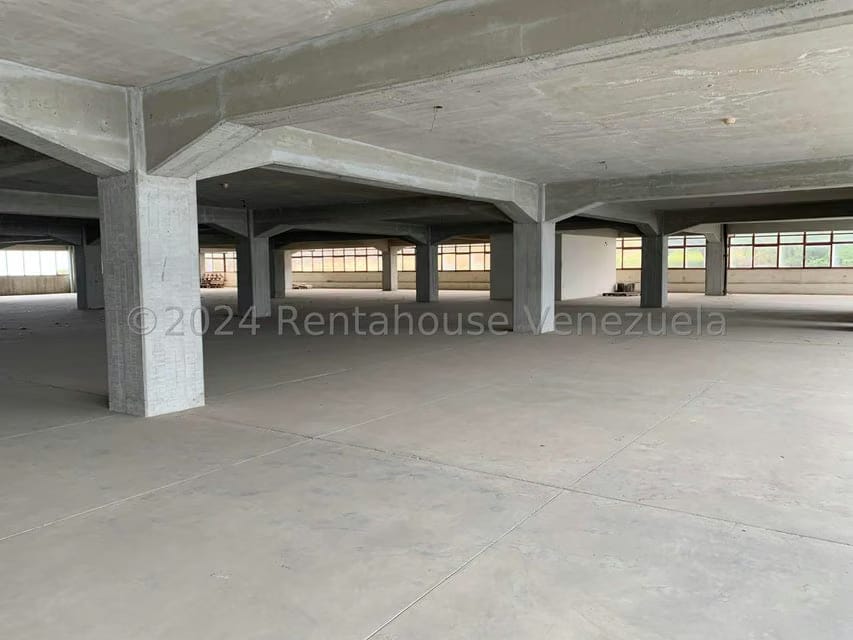 Comercial (Edificio) en Venta en El Marques, Miranda - 61