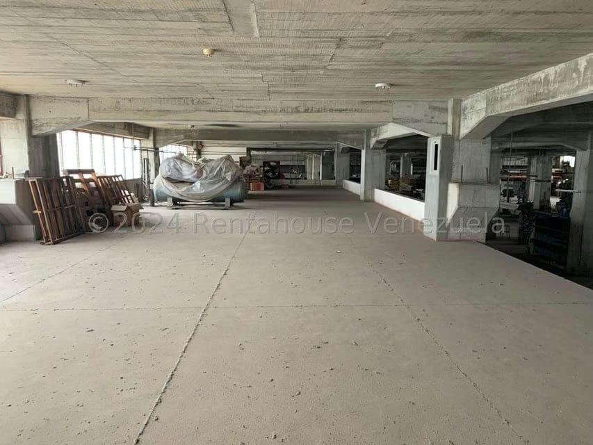 Comercial (Edificio) en Venta en El Marques, Miranda - 75