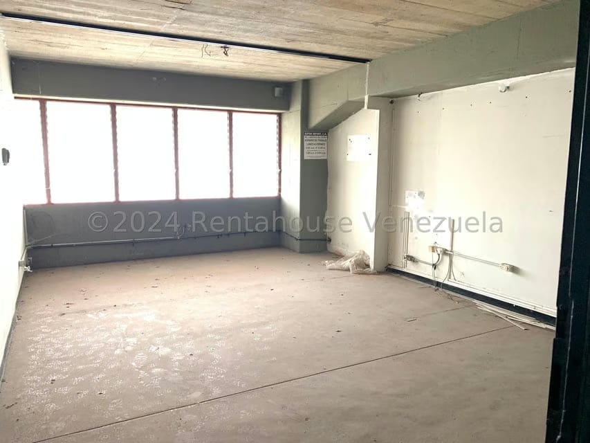 Comercial (Edificio) en Venta en El Marques, Miranda - 81