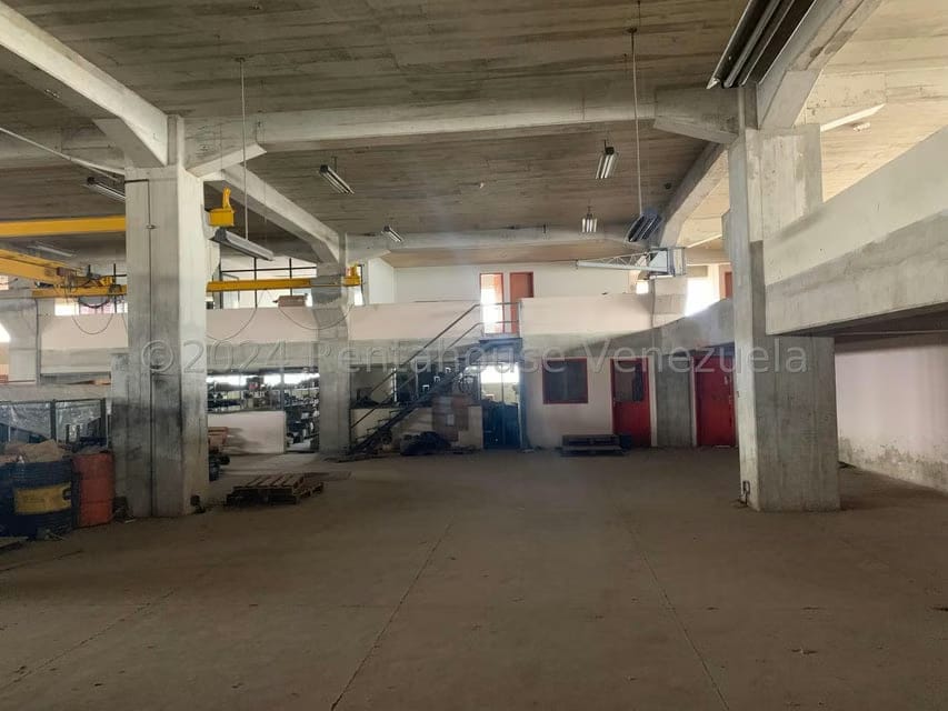 Comercial (Edificio) en Venta en El Marques, Miranda - 90
