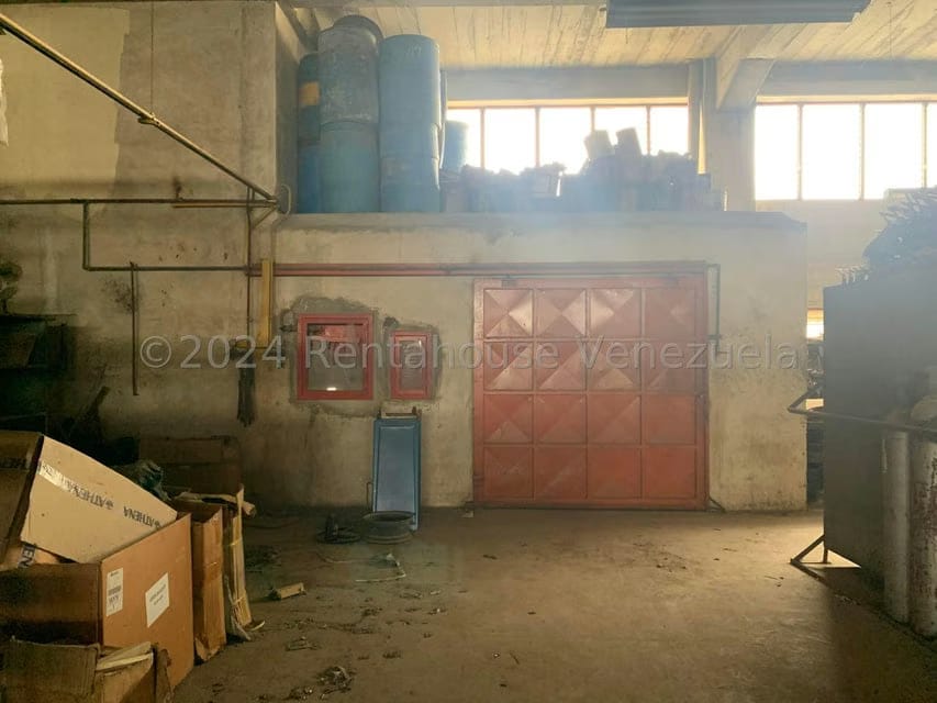 Comercial (Edificio) en Venta en El Marques, Miranda - 91