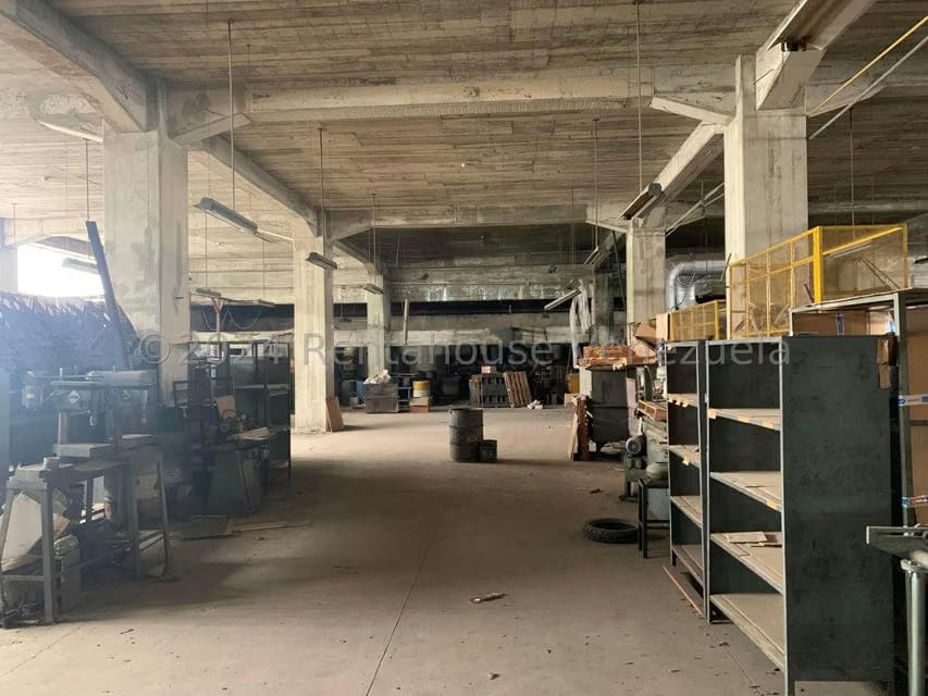 Comercial (Edificio) en Venta en El Marques, Miranda - 92