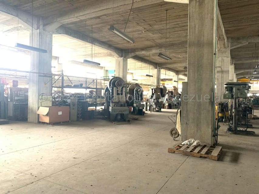 Comercial (Edificio) en Venta en El Marques, Miranda - 95