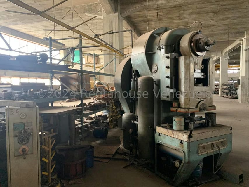 Comercial (Edificio) en Venta en El Marques, Miranda - 97