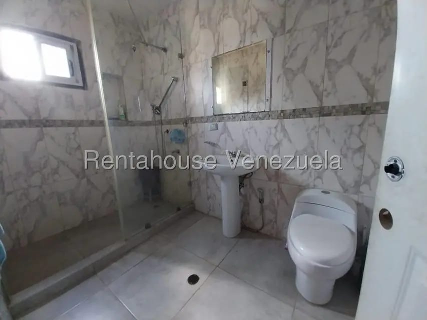 Casa (Duplex) en Venta en Flor Amarillo, Carabobo - 24