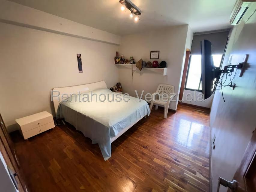 Apartamento (Duplex) en Venta en Miranda, Distrito Metropolitano - 26
