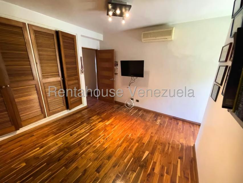 Apartamento (Duplex) en Venta en Miranda, Distrito Metropolitano - 32