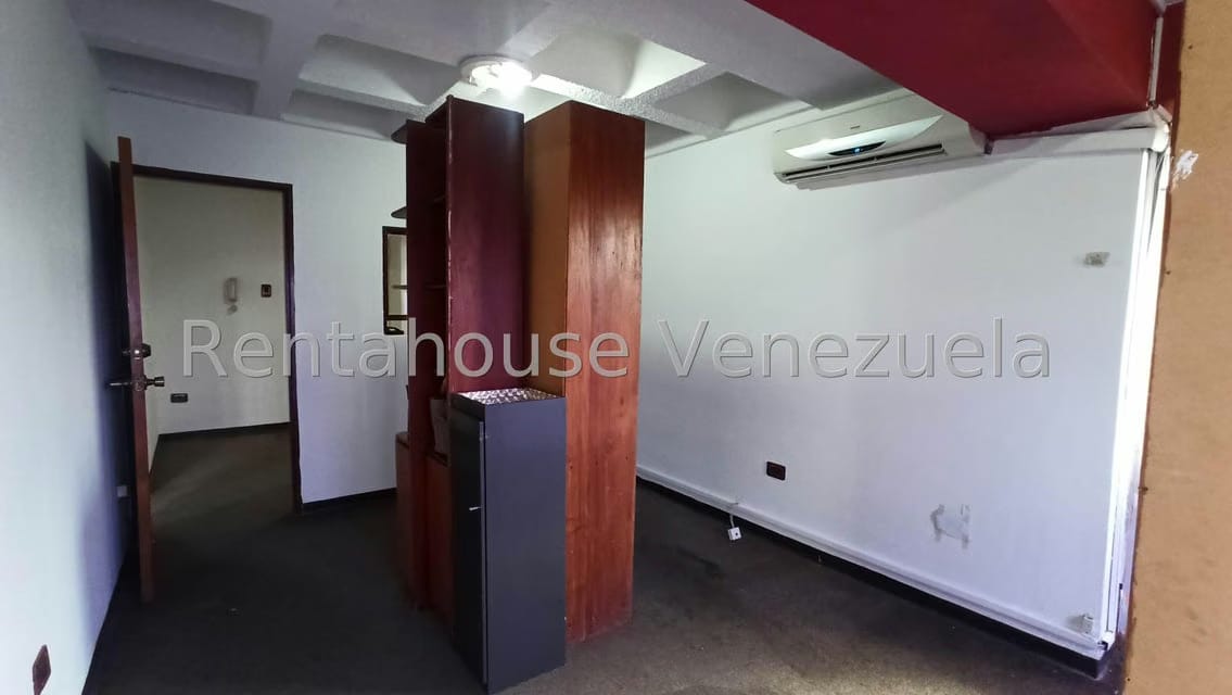 Comercial (Oficina) en Alquiler en Los Chaguaramos, Distrito Metropolitano - 11