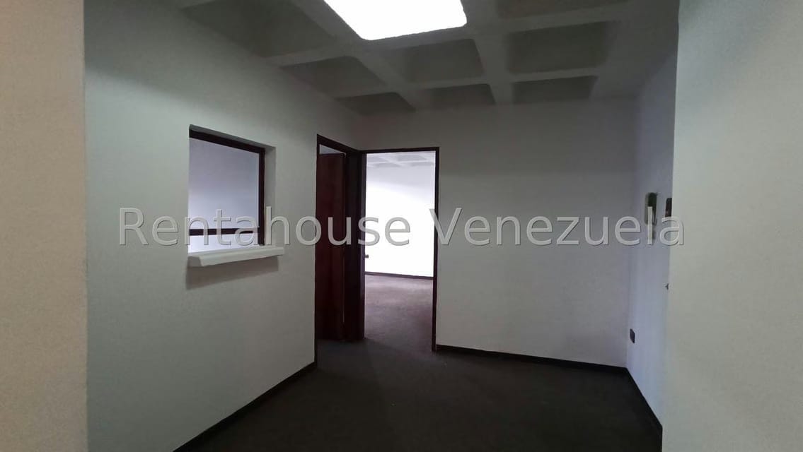 Comercial (Oficina) en Alquiler en Los Chaguaramos, Distrito Metropolitano - 4