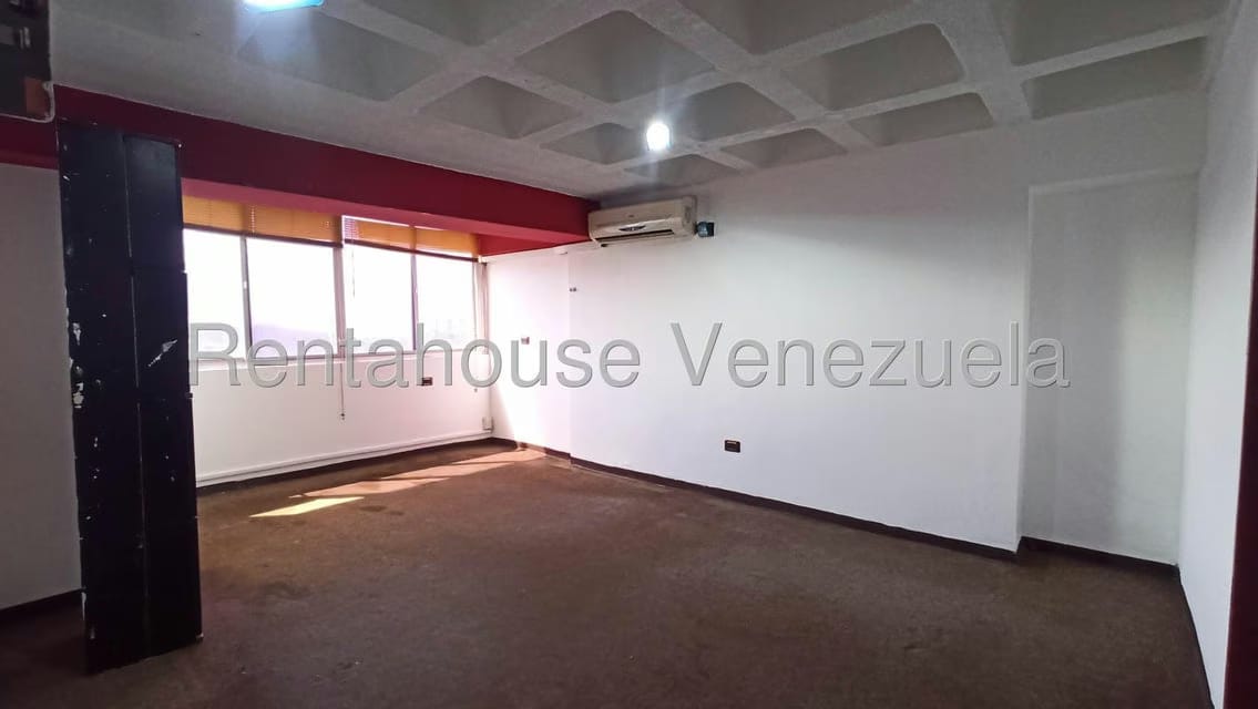 Comercial (Oficina) en Alquiler en Los Chaguaramos, Distrito Metropolitano - 5