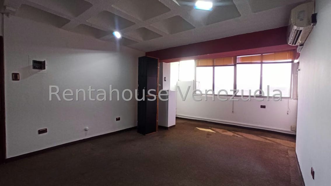 Comercial (Oficina) en Alquiler en Los Chaguaramos, Distrito Metropolitano - 6