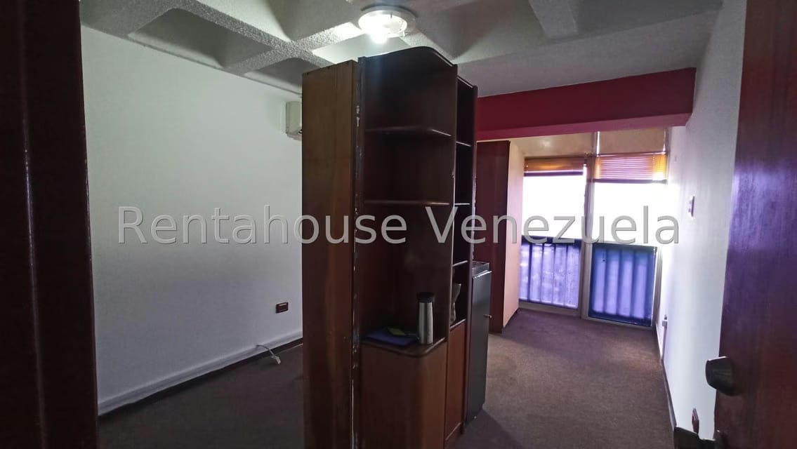 Comercial (Oficina) en Alquiler en Los Chaguaramos, Distrito Metropolitano - 10