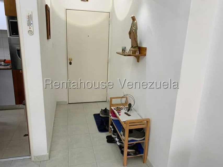 Apartamento (1 Nivel) en Venta en El Cigarral, Distrito Metropolitano - 2