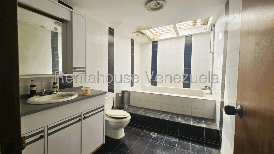 Casa (Duplex) en Venta en Sorocaima, Distrito Metropolitano - 12