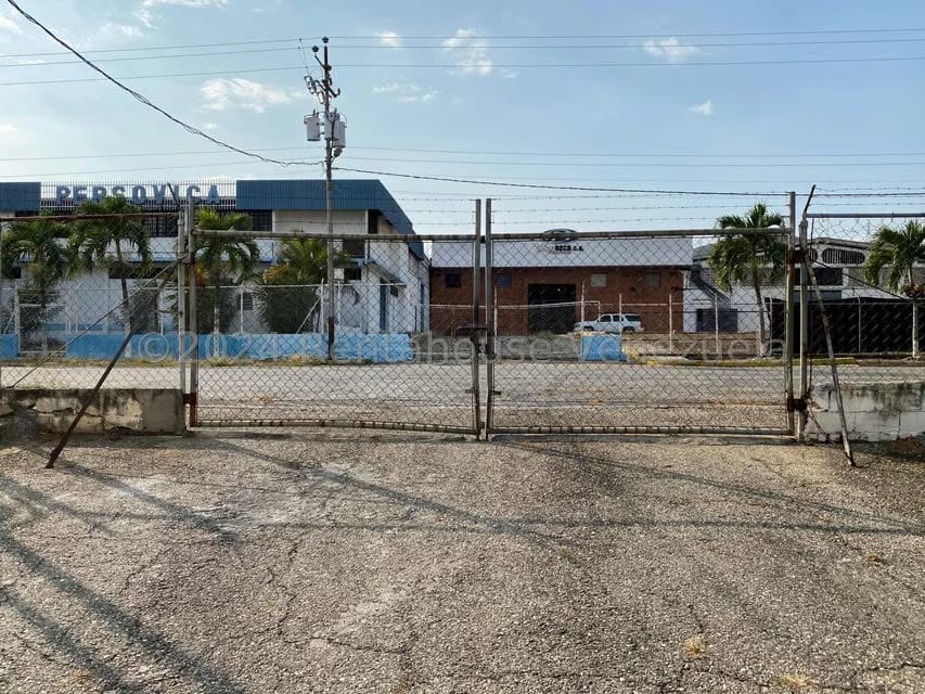 Comercial (Industrial) en Venta en Zona Industrial 2, Lara