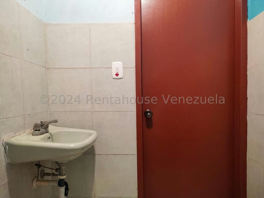 Comercial (Industrial) en Venta en Zona Industrial 2, Lara - 25