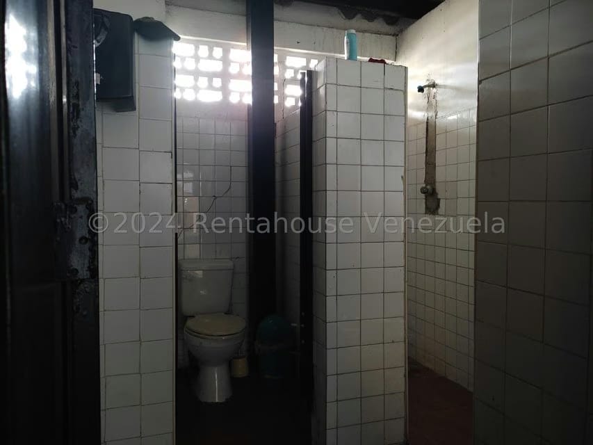 Comercial (Industrial) en Venta en Zona Industrial 2, Lara - 28