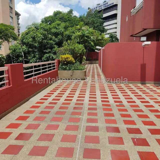 Apartamento (1 Nivel) en Alquiler en El Rosal, Distrito Metropolitano - 11