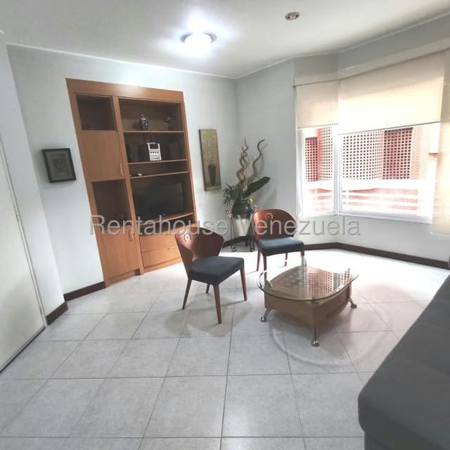Apartamento (1 Nivel) en Alquiler en El Rosal, Distrito Metropolitano - 3