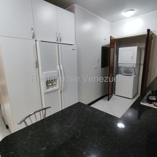 Apartamento (1 Nivel) en Alquiler en El Rosal, Distrito Metropolitano - 6
