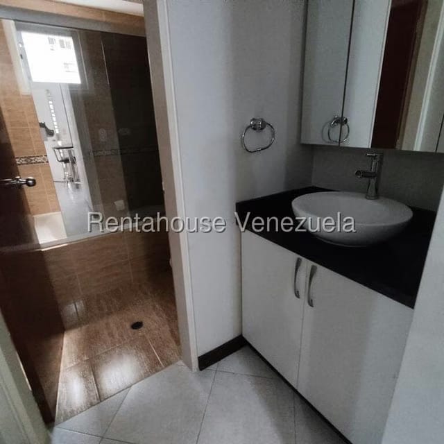 Apartamento (1 Nivel) en Alquiler en El Rosal, Distrito Metropolitano - 9