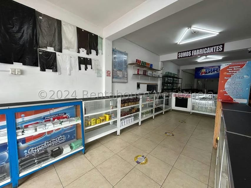 Comercial (Edificio) en Venta en Centro, Lara - 28