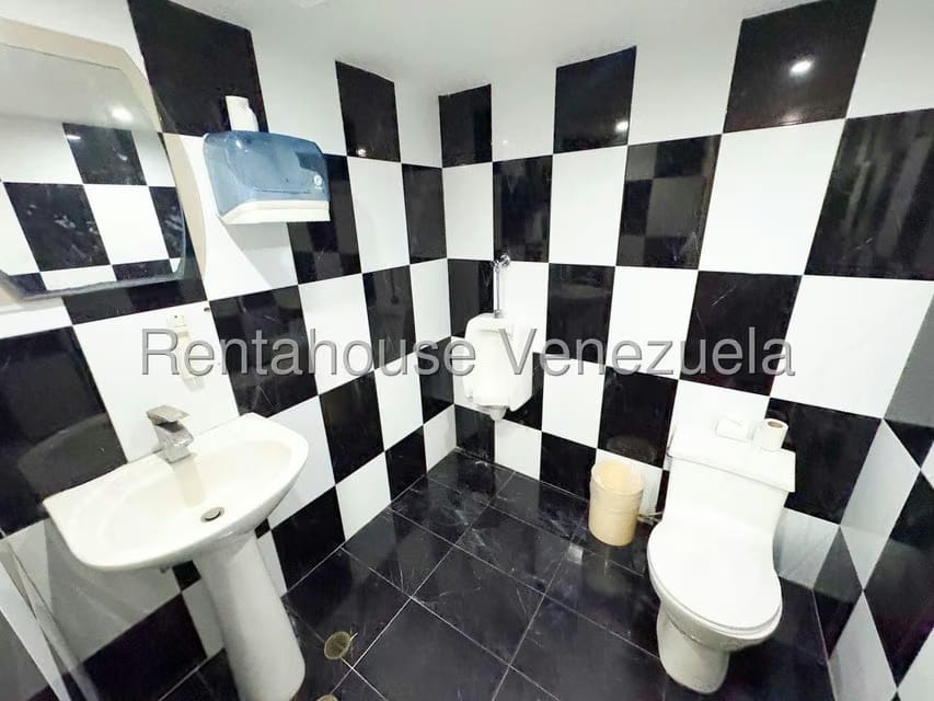 Comercial (Local Comercial) en Venta en Playa Grande, Vargas - 81