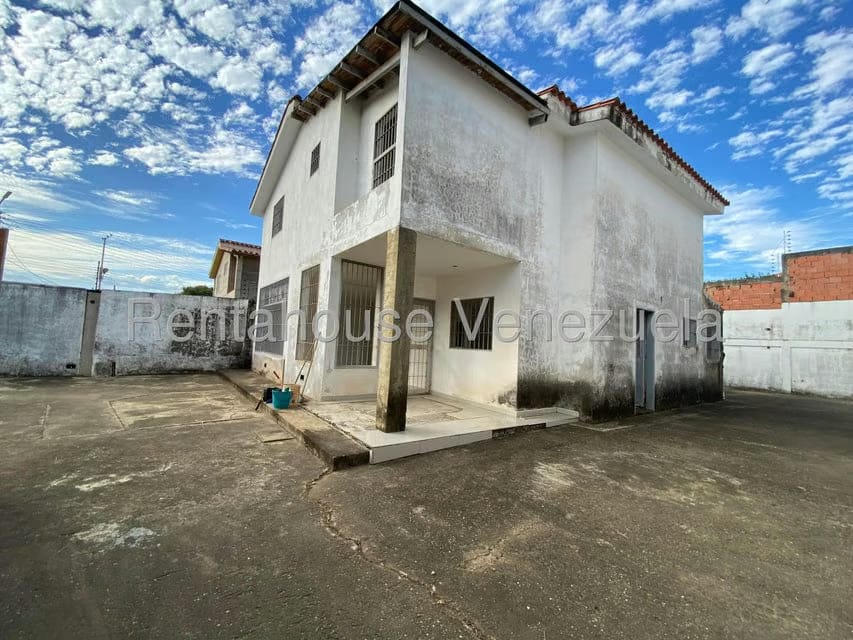 Casa (Duplex) en Venta en Los Educadores, Guarico - 2