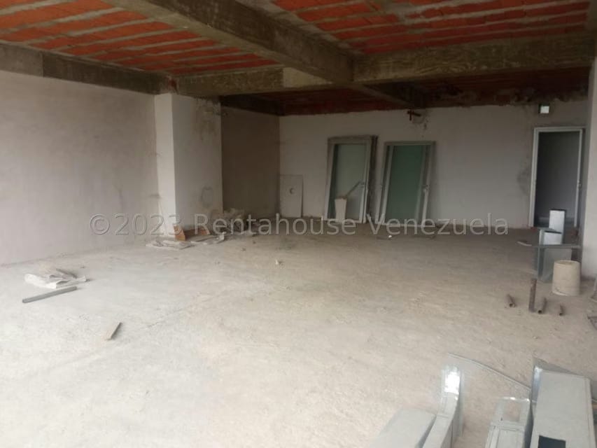 Comercial (Oficina) en Alquiler en Los Dos Caminos, Distrito Metropolitano - 7