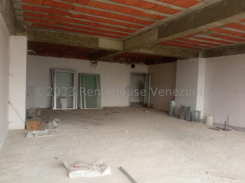Comercial (Oficina) en Alquiler en Los Dos Caminos, Distrito Metropolitano - 10