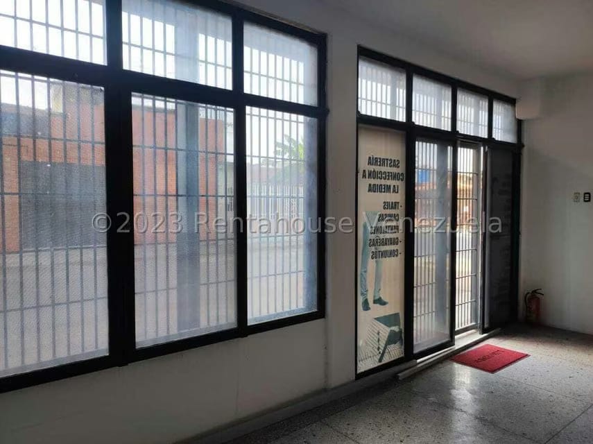 Comercial (Local Comercial) en Alquiler en Zona Este, Lara - 2