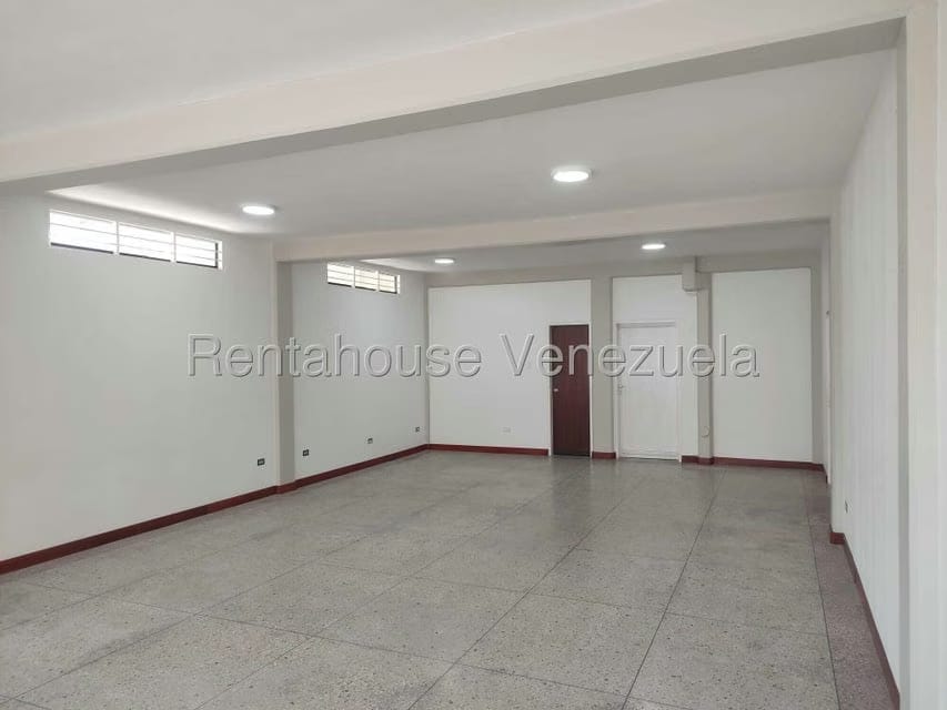 Comercial (Local Comercial) en Alquiler en Zona Este, Lara - 13
