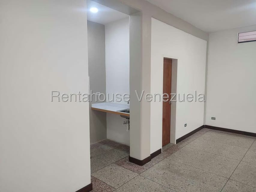 Comercial (Local Comercial) en Alquiler en Zona Este, Lara - 6