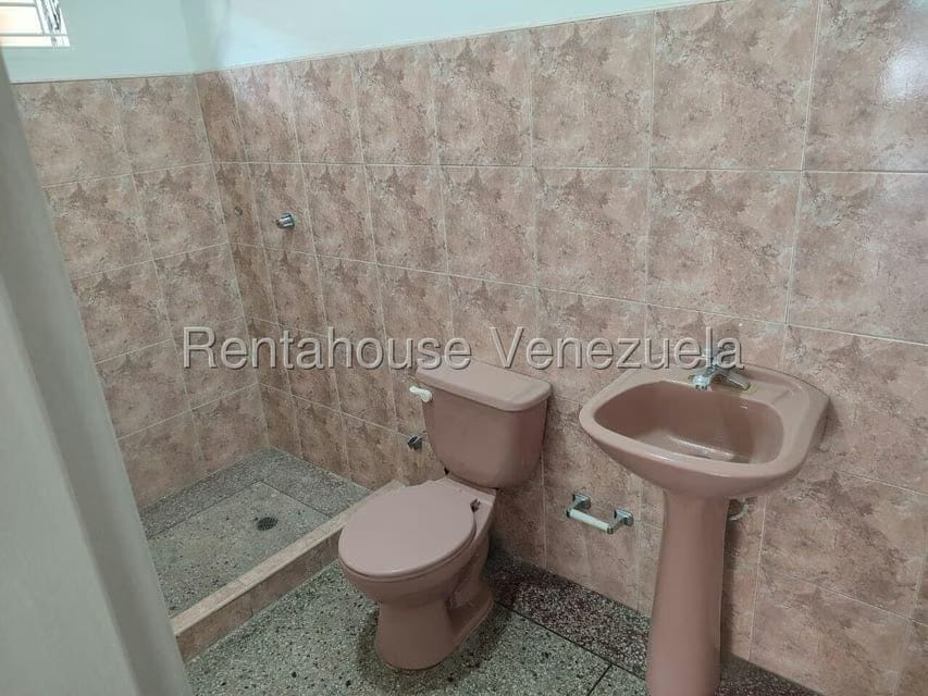 Comercial (Local Comercial) en Alquiler en Zona Este, Lara - 7
