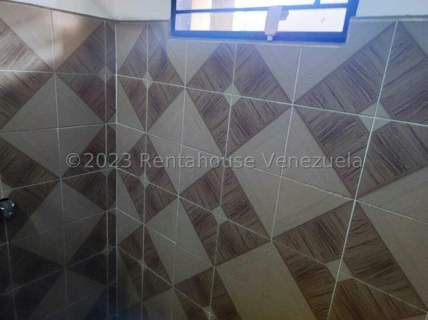 Comercial (Local Comercial) en Alquiler en Zona Este, Lara - 10
