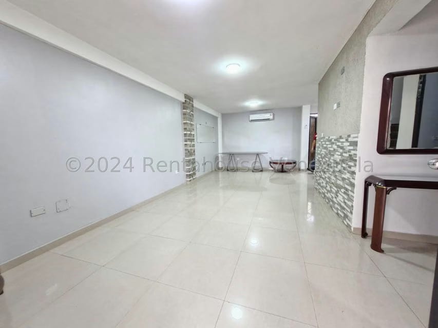 Casa (Duplex) en Venta en Conjunto Residencial Las Carolinas II, Aragua - 3