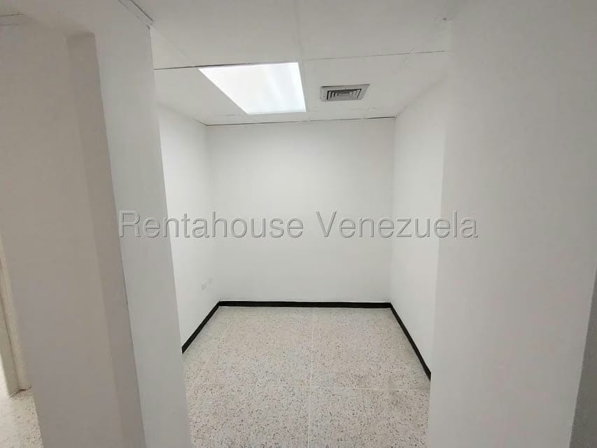 Comercial (Local Comercial) en Venta en Prados del Este, Distrito Metropolitano - 6