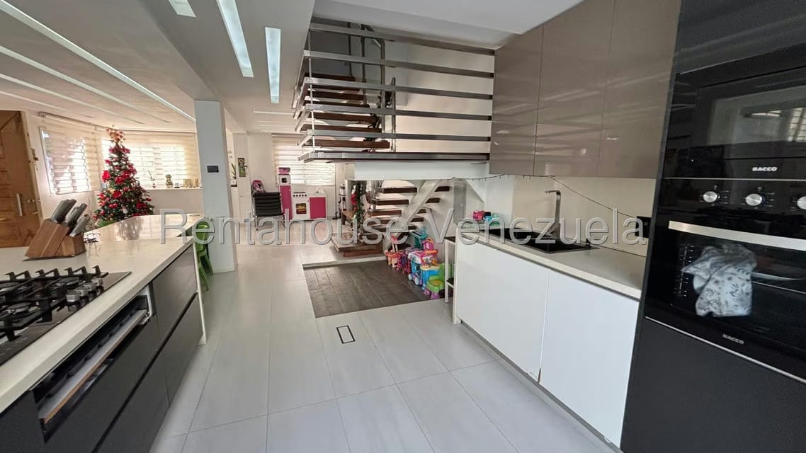 Casa (Multipes Niveles) en Venta en Canas Verdes, Lara - 12