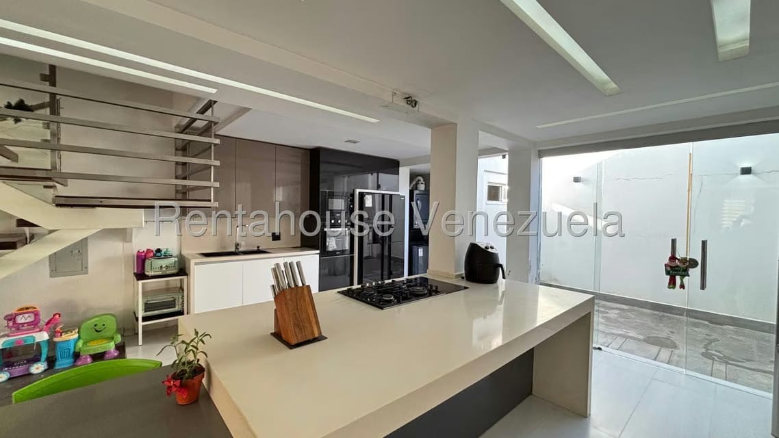 Casa (Multipes Niveles) en Venta en Canas Verdes, Lara - 13