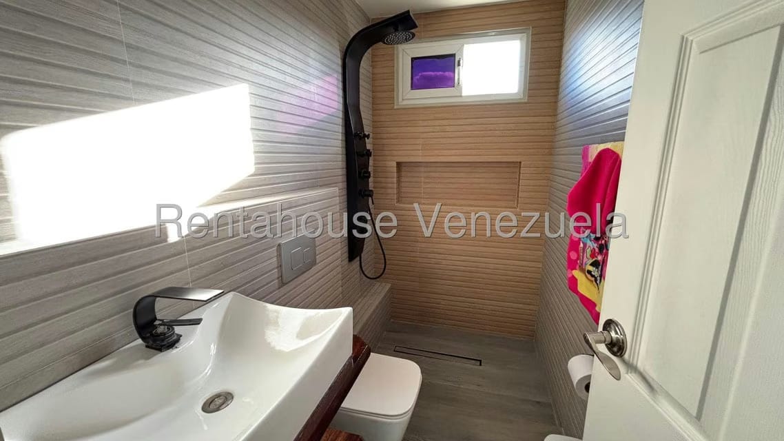 Casa (Multipes Niveles) en Venta en Canas Verdes, Lara - 22