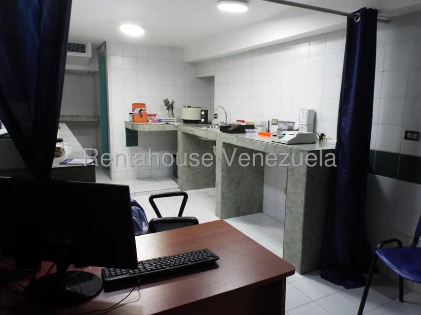 Negocios y Empresas (Medicina y Salud) en Venta en La Carlota, Distrito Metropolitano - 66