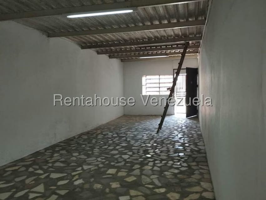 Comercial (Local Comercial) en Alquiler en Los Rosales, Distrito Metropolitano - 2