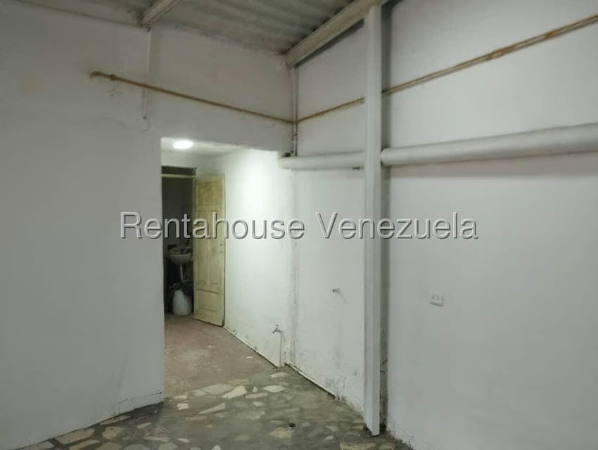 Comercial (Local Comercial) en Alquiler en Los Rosales, Distrito Metropolitano - 3