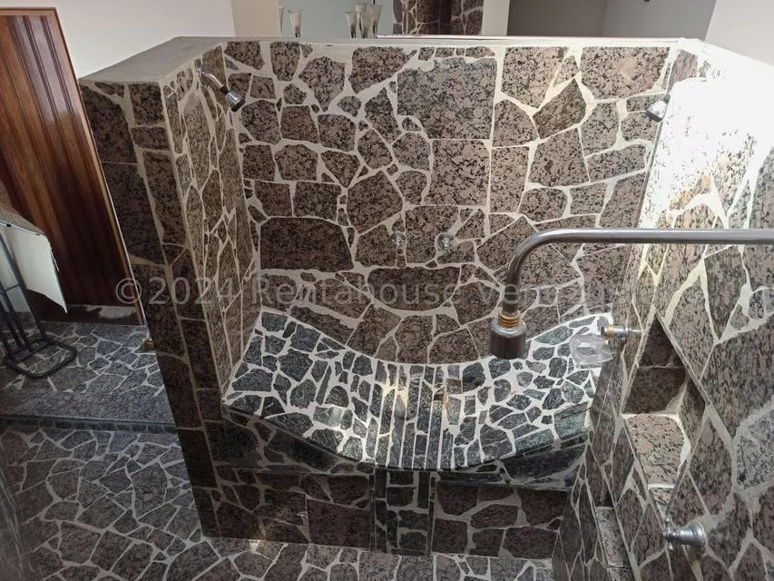 Casa (Multipes Niveles) en Venta en Oripoto, Distrito Metropolitano - 14