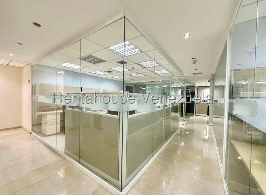 Comercial (Oficina) en Venta en Chuao, Distrito Metropolitano - 4