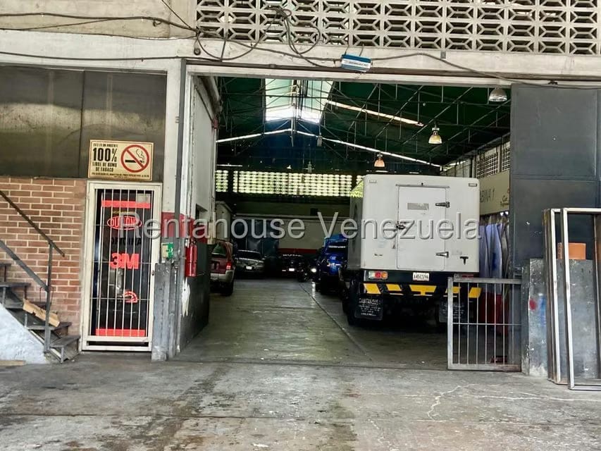 Comercial (Galpon - Deposito) en Venta en Guarenas, Miranda - 2