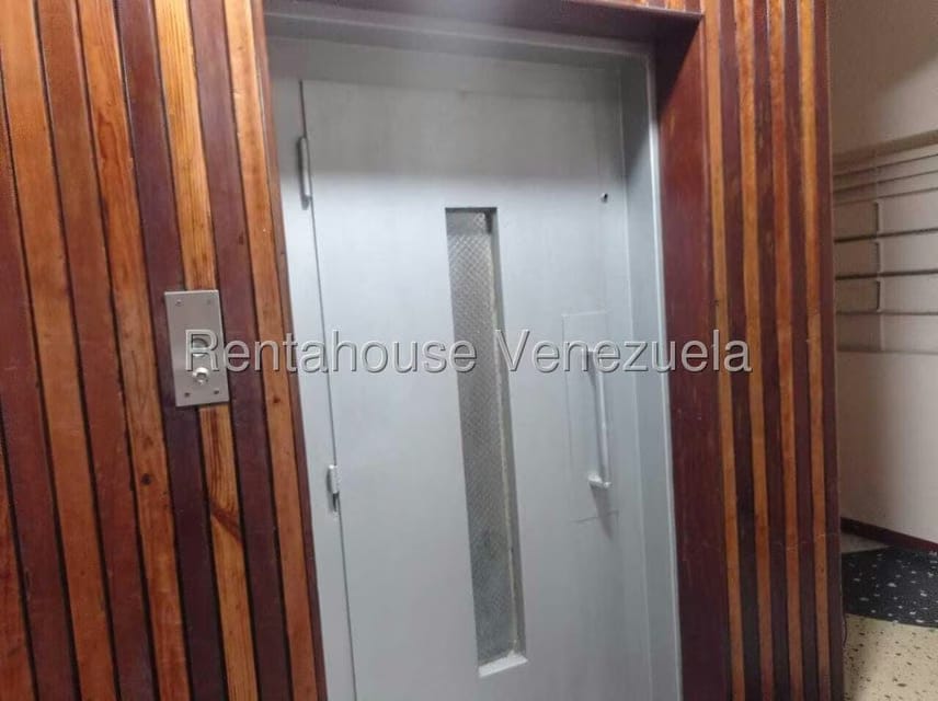 Apartamento (1 Nivel) en Venta en Parroquia Santa Rosalia, Distrito Metropolitano - 4